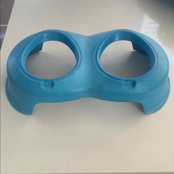 🥣 WeatherTech Double High Pet Feeding System - Picture 6 of 7